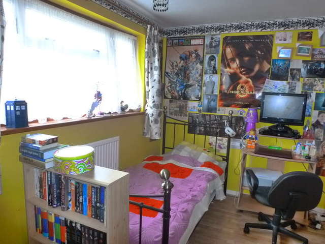  Image of 3 bedroom Terraced house for sale in Heather Way Selsdon South Croydon CR2 at South Croydon Selsdon, CR2 8HN