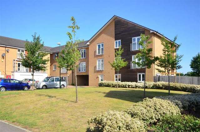  Image of 2 bedroom Flat for sale in Heron Way Wallington SM6 at Wallington Surrey Wallington, SM6 9DX