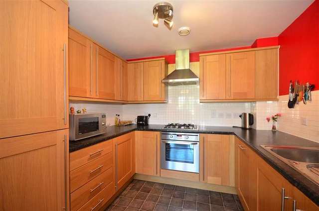  Image of 2 bedroom Flat for sale in Heron Way Wallington SM6 at Wallington Surrey Wallington, SM6 9DX