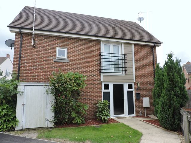  Image of 1 bedroom Terraced house to rent in Hewitt Road Basingstoke RG24 at Hewitt Road  Basingstoke, RG24 9FL