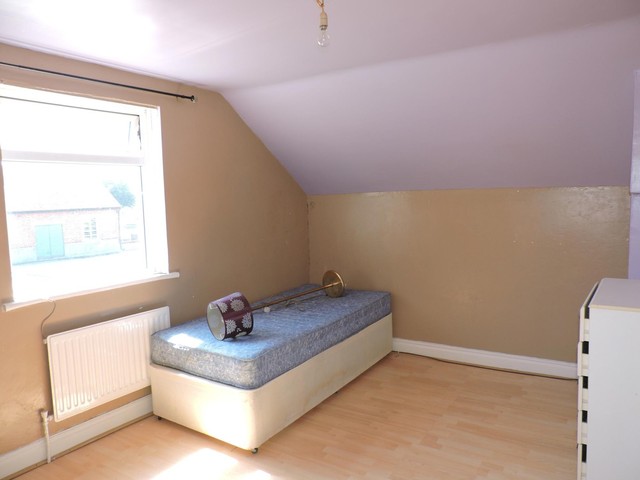  Image of 2 bedroom Apartment to rent in High Street Gosport PO12 at Gosport, PO12 1DU