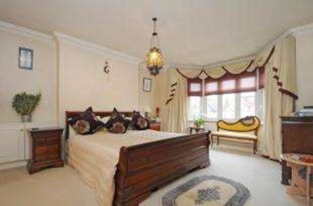  Image of 4 bedroom Detached house for sale in Highwood Grove London NW7 at Mill Hill London Mill Hill, NW7 3LX