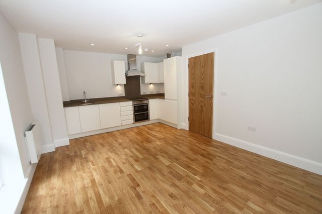  Image of 2 bedroom Flat to rent in Hill Road Clevedon BS21 at Hill Road  Clevedon, BS21 7PH