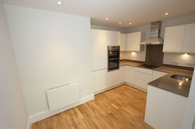  Image of 2 bedroom Flat to rent in Hill Road Clevedon BS21 at Hill Road  Clevedon, BS21 7PH