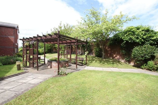  Image of 1 bedroom Retirement Property for sale in Hinderton Road Neston CH64 at Hinderton Road  Neston, CH64 9PE