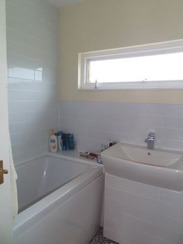  Image of 3 bedroom Detached house to rent in Hole Farm Way Kings Norton Birmingham B38 at Hole Farm Way  Birmingham, B38 9RW