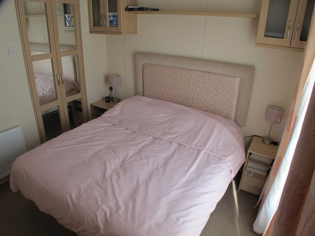  Image of 2 bedroom Chalet for sale in Hook Lane Warsash Southampton SO31 at Hook Lane  Southampton, SO31 9HG