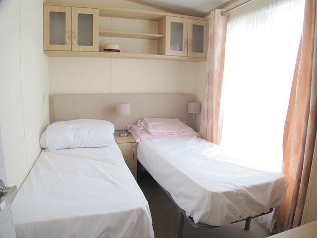  Image of 2 bedroom Chalet for sale in Hook Lane Warsash Southampton SO31 at Hook Lane  Southampton, SO31 9HG