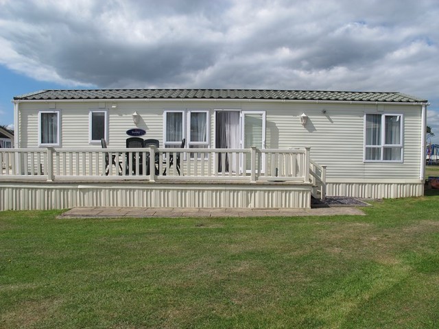  Image of 2 bedroom Chalet for sale in Hook Lane Warsash Southampton SO31 at Hook Lane  Southampton, SO31 9HG