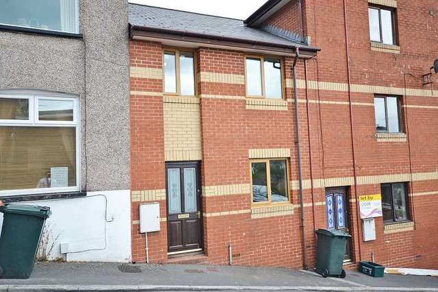 Image of 3 bedroom Terraced house to rent in Hopefield Court Newport NP20 at Hopefield Court  Newport, NP20 5EZ