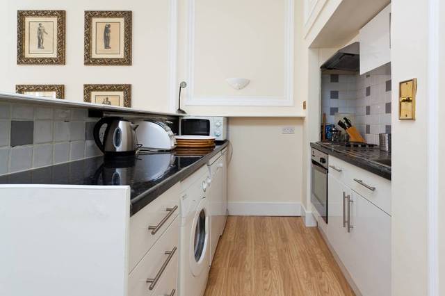  Image of 1 bedroom Flat to rent in Hornton Street London W8 at Hornton Street  London, W8 4NT