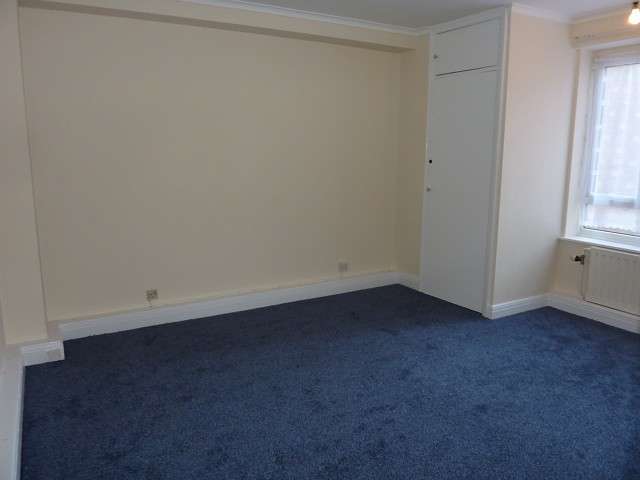  Image of 2 bedroom Flat for sale in Howard Square Eastbourne BN21 at 7 Howard Square  Eastbourne, BN21 4BH