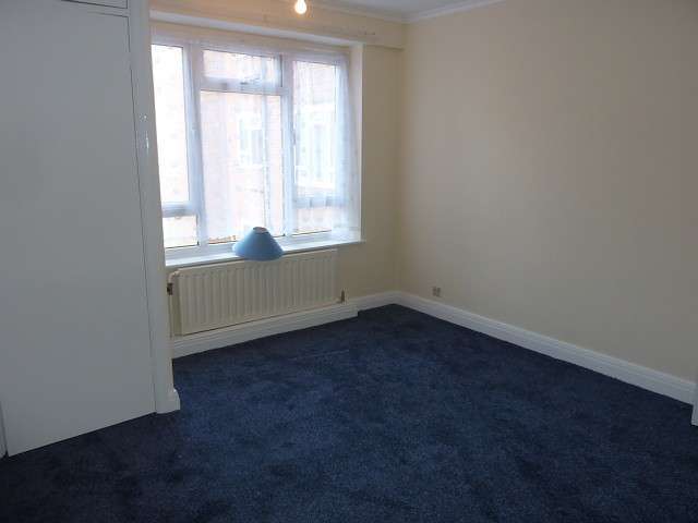  Image of 2 bedroom Flat for sale in Howard Square Eastbourne BN21 at 7 Howard Square  Eastbourne, BN21 4BH