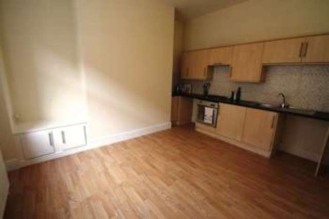  Image of 2 bedroom Terraced house to rent in Huddersfield Road Elland HX5 at Huddersfield Road  Elland, HX5 0EE