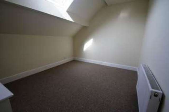  Image of 2 bedroom Terraced house to rent in Huddersfield Road Elland HX5 at Huddersfield Road  Elland, HX5 0EE