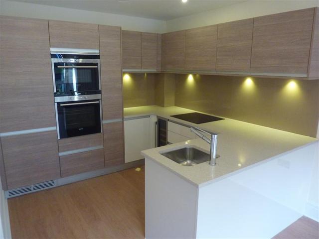  Image of 2 bedroom Flat to rent in Hughenden Road Glasgow G12 at West End Glasgow Glasgow, G12 9UF