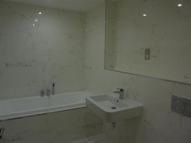  Image of 2 bedroom Flat to rent in Hughenden Road Glasgow G12 at West End Glasgow Glasgow, G12 9UF