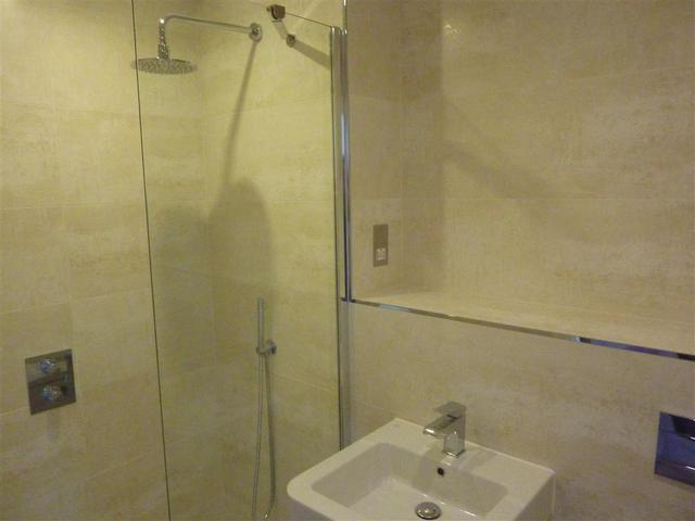  Image of 2 bedroom Flat to rent in Hughenden Road Glasgow G12 at West End Glasgow Glasgow, G12 9UF