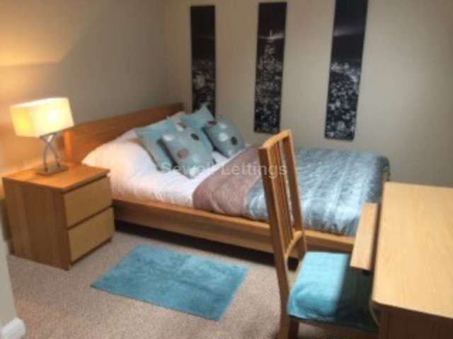  Image of 1 bedroom House Share to rent in Alpine Street Reading RG1 at Iliffe Close  Reading, RG1 2QA