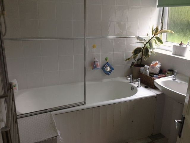  Image of 2 bedroom Flat for sale in Liebenrood Road Reading RG30 at Liebenrood Road  Reading, RG30 2DU