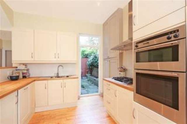  Image of 1 bedroom Flat to rent in Juer Street London SW11 at London, SW11 4RF