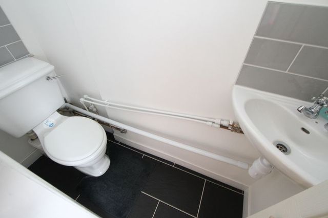  Image of 3 bedroom Terraced house to rent in Kelting Grove Clevedon BS21 at Kelting Grove  Clevedon, BS21 6YF