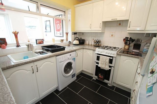  Image of 3 bedroom Terraced house to rent in Kelting Grove Clevedon BS21 at Kelting Grove  Clevedon, BS21 6YF