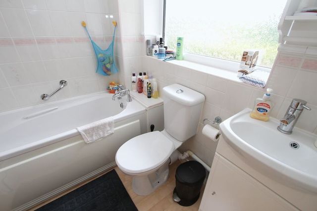  Image of 3 bedroom Terraced house to rent in Kelting Grove Clevedon BS21 at Kelting Grove  Clevedon, BS21 6YF
