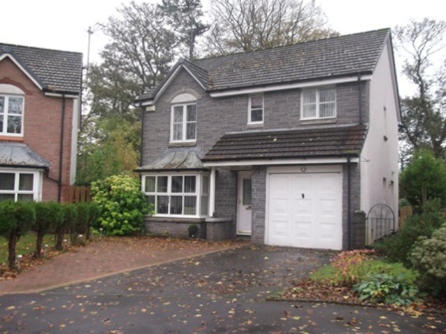  Image of 4 bedroom Detached house to rent in Kelvin Gardens Largs KA30 at Largs North Ayrshire North Ayrshire, KA30 8SX