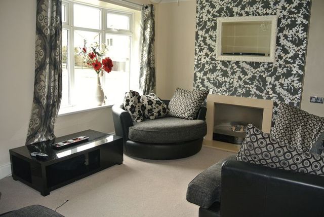  Image of 3 bedroom Semi-Detached house for sale in Kenilworth Road Grantham NG31 at Kenilworth Road  Grantham, NG31 9TX