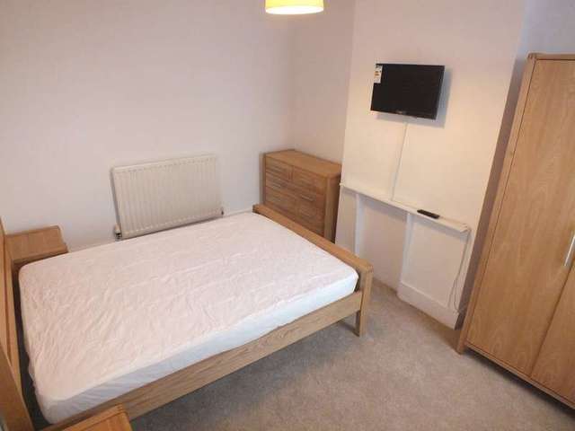  Image of 1 bedroom Detached house to rent in Kensington Road Reading RG30 at Reading Berkshire Reading, RG30 2SZ