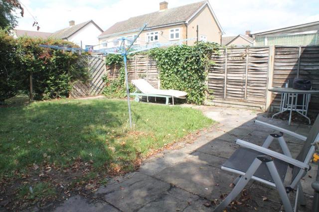  Image of 3 bedroom Semi-Detached house to rent in Kenway Rainham RM13 at Rainham  Rainham, RM13 9PY