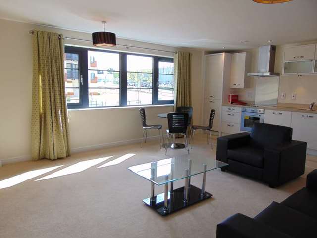  Image of 2 bedroom Apartment to rent in Kestrel Road Farnborough GU14 at Kestrel Road  Farnborough, GU14 7GP