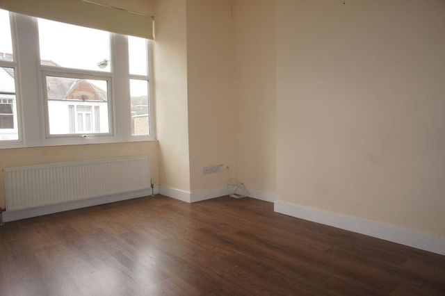  Image of 2 bedroom Flat to rent in Kettering Street London SW16 at Kettering Street  Furzedown, SW16 6QA
