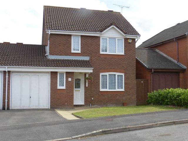  Image of 3 bedroom Detached house for sale in Kingfisher Drive Durrington Salisbury SP4 at Kingfisher Drive  Durrington, SP4 8LJ