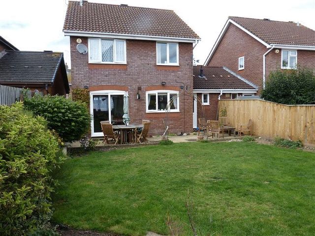  Image of 3 bedroom Detached house for sale in Kingfisher Drive Durrington Salisbury SP4 at Kingfisher Drive  Durrington, SP4 8LJ