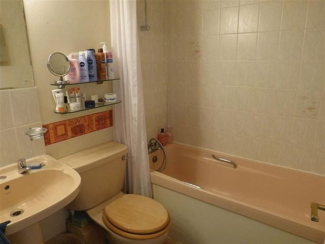  Image of 3 bedroom Detached house for sale in Kingfisher Drive Durrington Salisbury SP4 at Kingfisher Drive  Durrington, SP4 8LJ