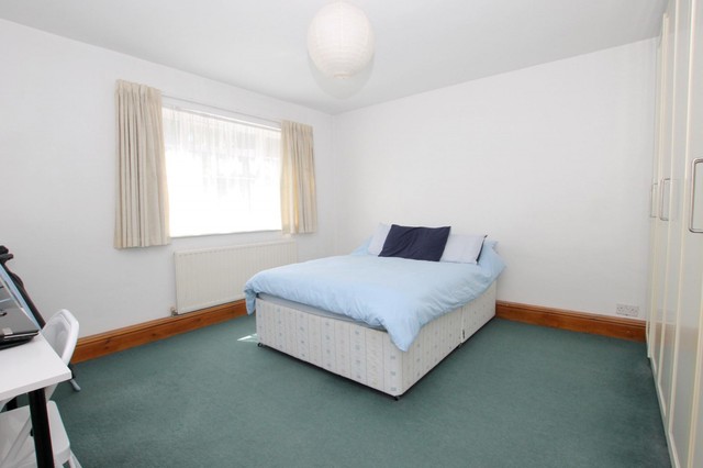  Image of 2 bedroom Flat to rent in Ashley Park Road Walton-on-Thames KT12 at Ashley Park Road Walton-On-Thames, KT12 1JW