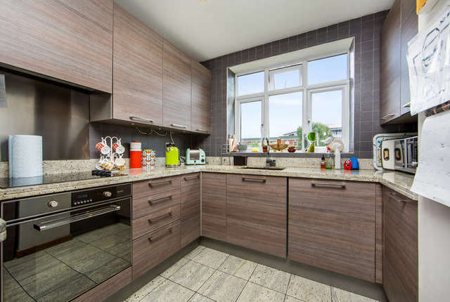  Image of 3 bedroom Flat for sale in Kingston Hill Kingston upon Thames KT2 at Surrey  Kingston upon Thames, KT2 7QH