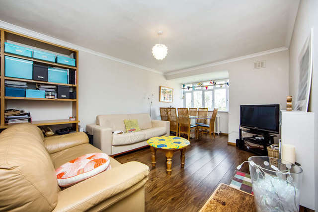  Image of 3 bedroom Flat for sale in Kingston Hill Kingston upon Thames KT2 at Surrey  Kingston upon Thames, KT2 7QH