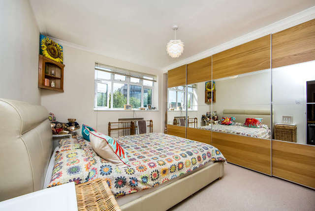  Image of 3 bedroom Flat for sale in Kingston Hill Kingston upon Thames KT2 at Surrey  Kingston upon Thames, KT2 7QH