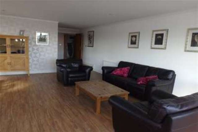  Image of 2 bedroom Flat to rent in Windsor Esplanade Cardiff CF10 at Cardiff, CF10 5BG