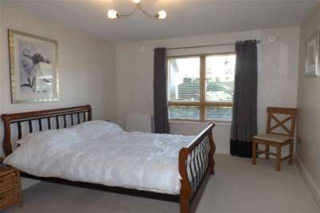  Image of 2 bedroom Flat to rent in Windsor Esplanade Cardiff CF10 at Cardiff, CF10 5BG