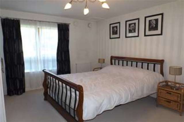  Image of 2 bedroom Flat to rent in Windsor Esplanade Cardiff CF10 at Cardiff, CF10 5BG