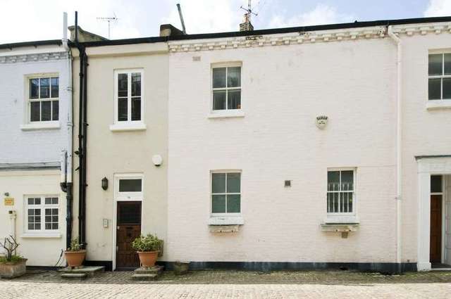  Image of 2 bedroom Ground Flat to rent in Lancaster Mews London W2 at Lancaster Mews  London, W2 3QQ