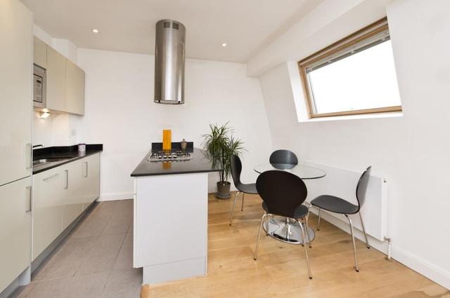  Image of 2 bedroom Flat to rent in Lancaster Road London W11 at Lancaster Road  London, W11 1QU