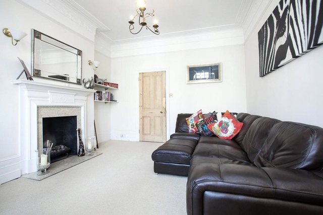  Image of 3 bedroom Flat to rent in Langton Road London SW9 at Stockwell London Stockwell, SW9 6UG