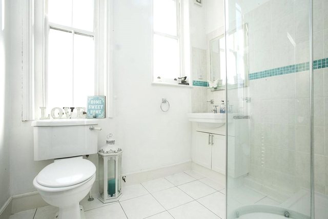  Image of 3 bedroom Flat to rent in Langton Road London SW9 at Stockwell London Stockwell, SW9 6UG