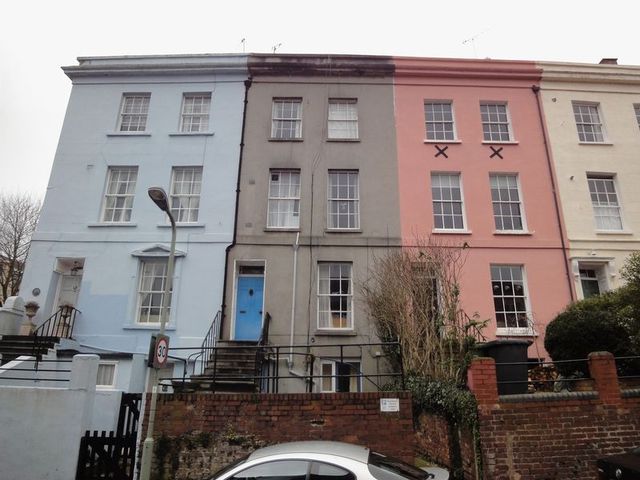  Image of 1 bedroom Flat to rent in Lansdowne Terrace Exeter EX2 at Lansdowne Terrace ST. LEONARDS Exeter, EX2 4JJ