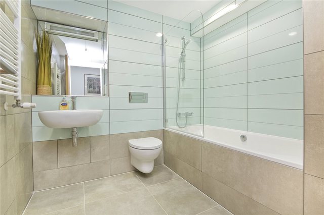  Image of 2 bedroom Flat to rent in Laycock Street London N1 at London  Essex Road, N1 1UR